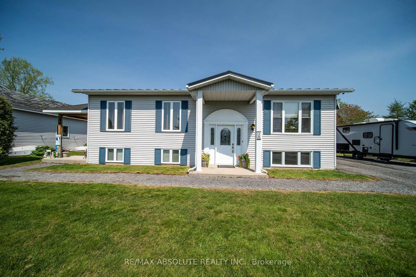 38 Duchesse Crescent • Russell, ON photo 1