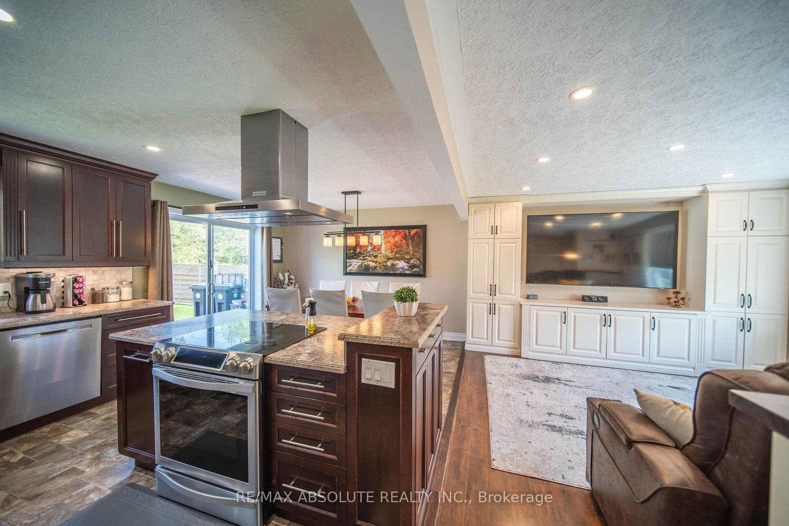 38 Duchesse Crescent • Russell, ON photo 13