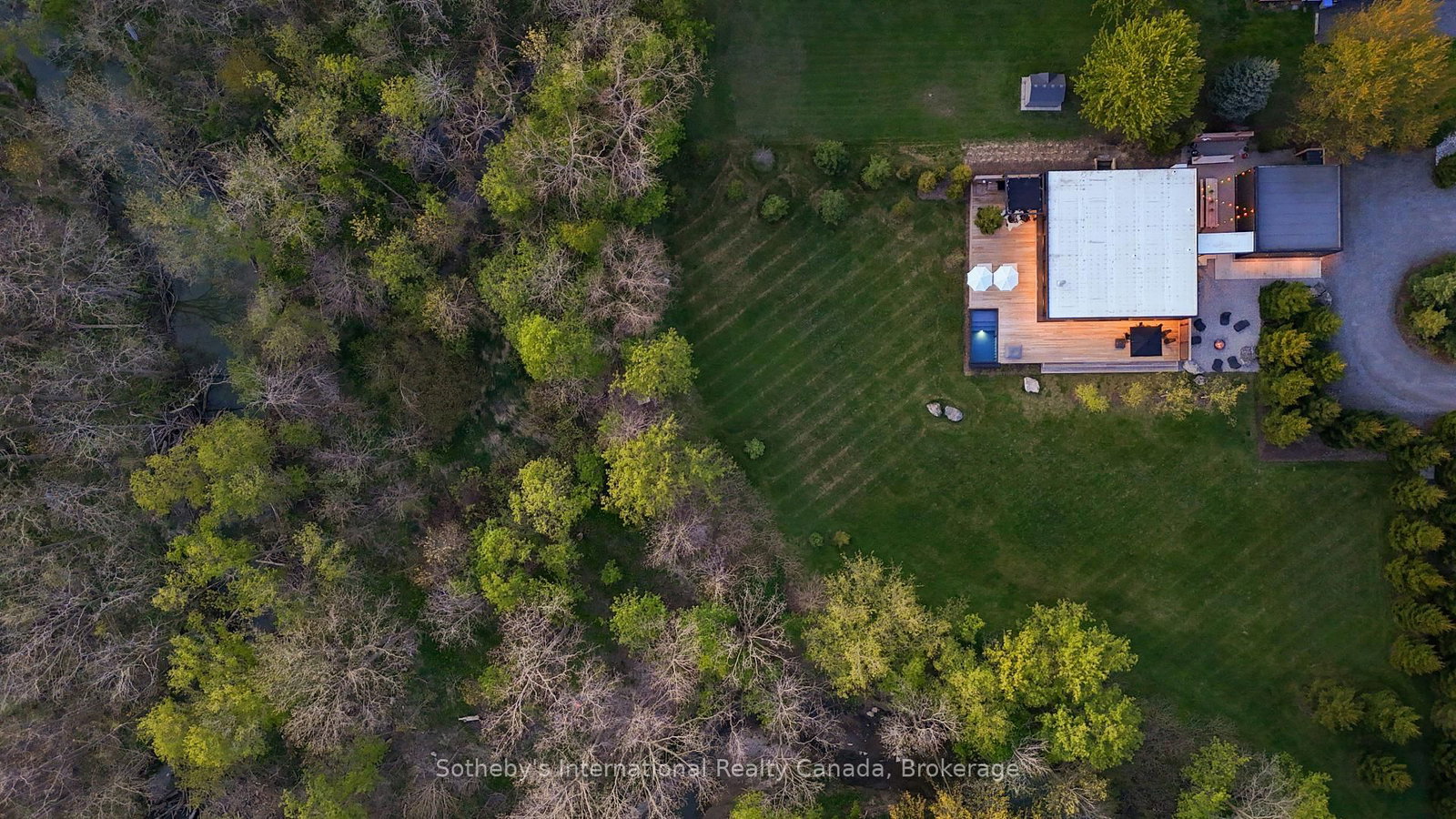 10 Eureka Street • Lambton Shores, ON photo 17