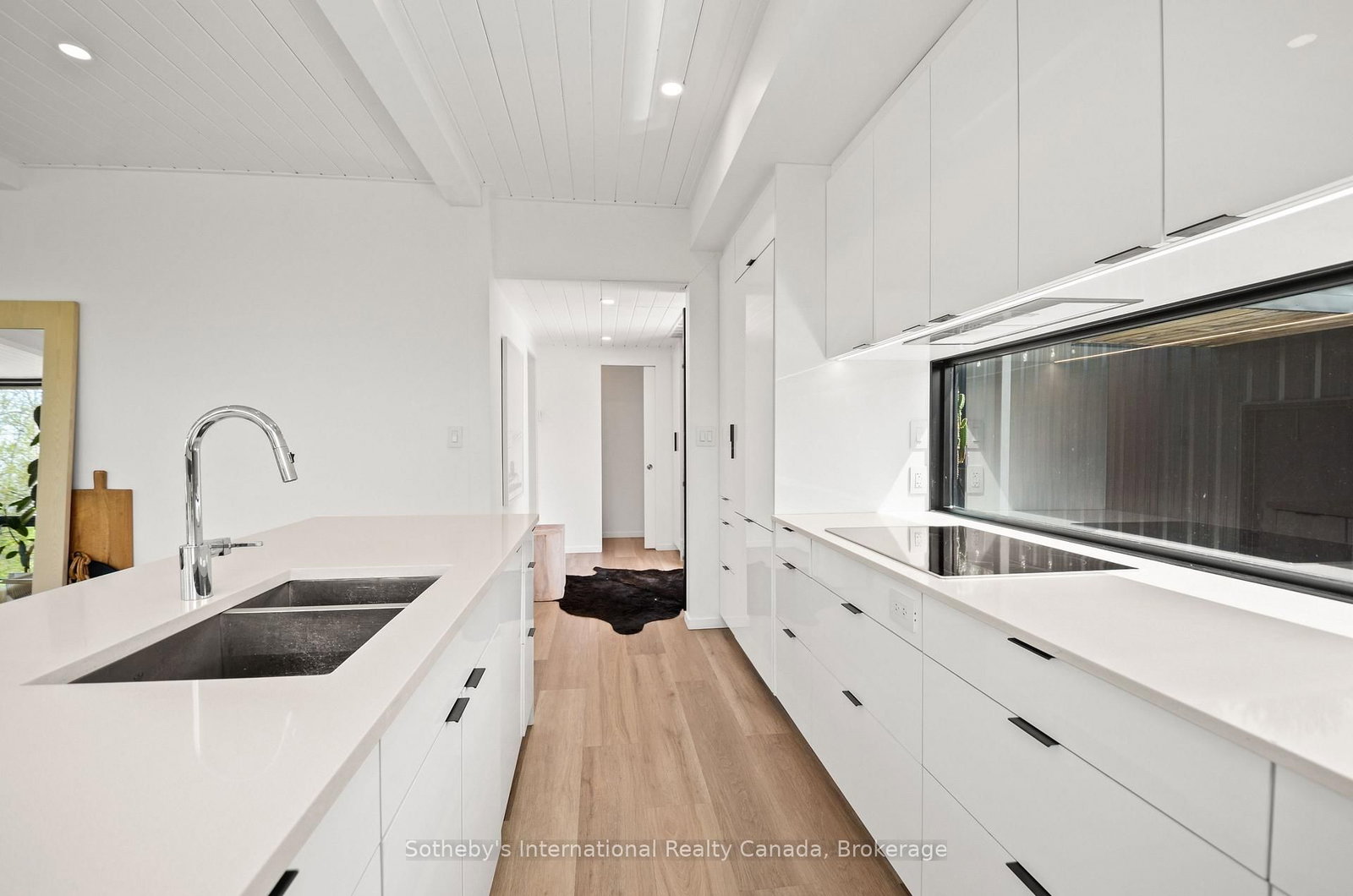 10 Eureka Street • Lambton Shores, ON photo 3