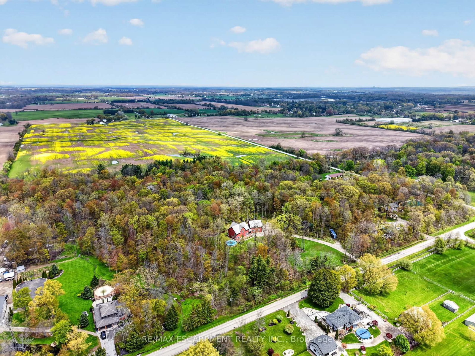 815 Tice Road • Pelham, ON photo 2