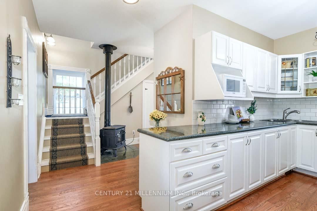 Listing Image 22