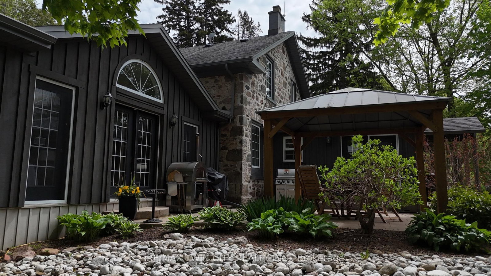 464 Piper Street • North Dumfries, ON photo 5