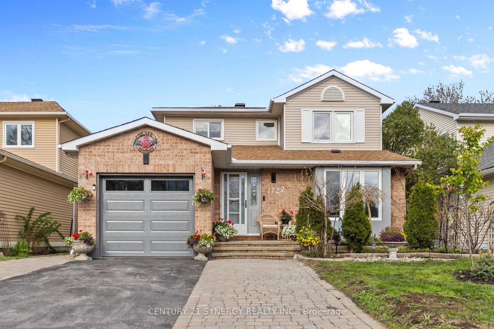1728 Teakdale Avenue • Ottawa, ON photo 2