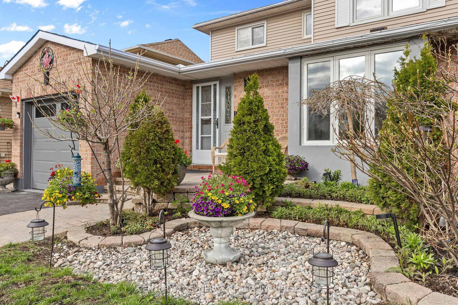 1728 Teakdale Avenue • Ottawa, ON photo 3