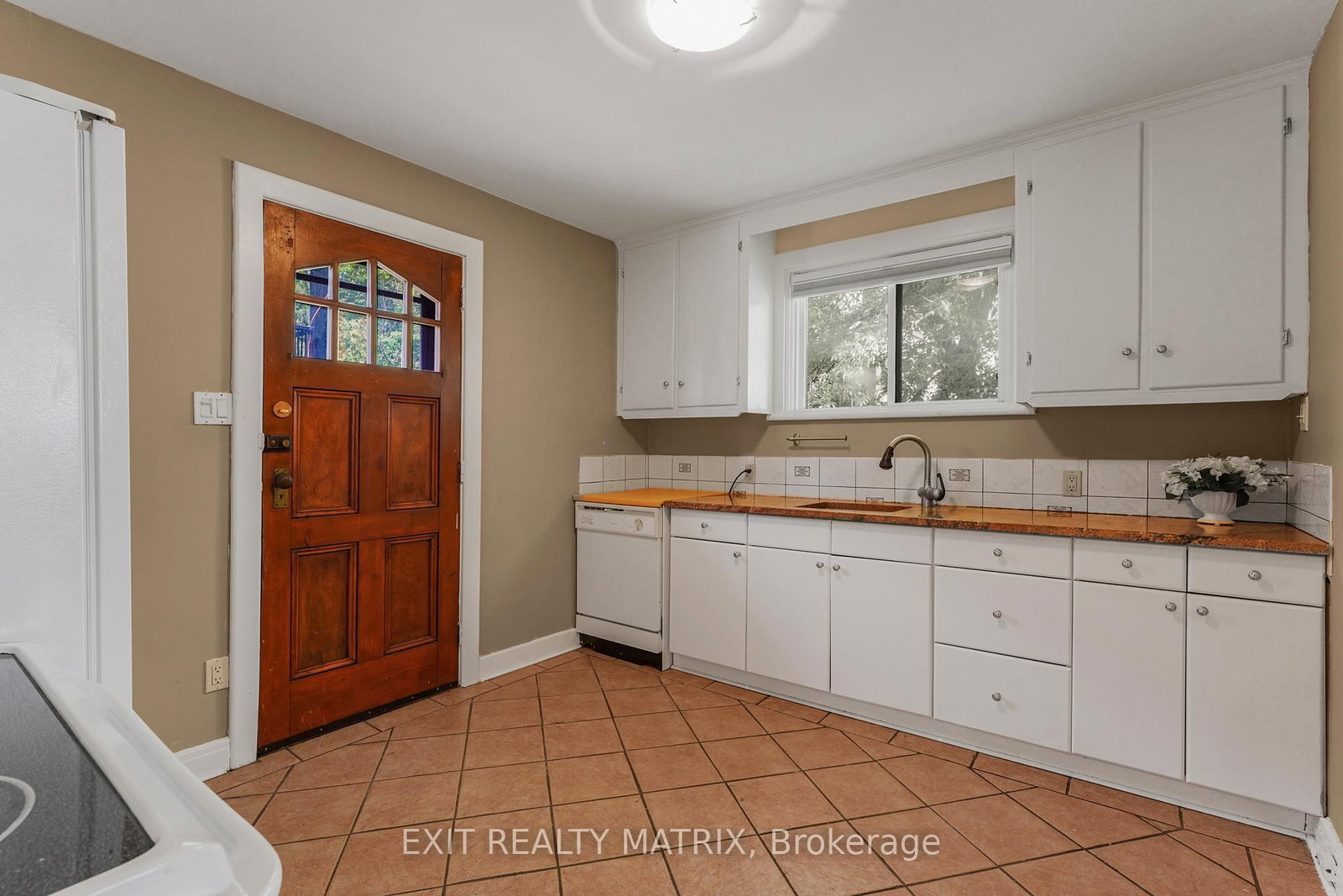 261 Montfort Street - Photo 11