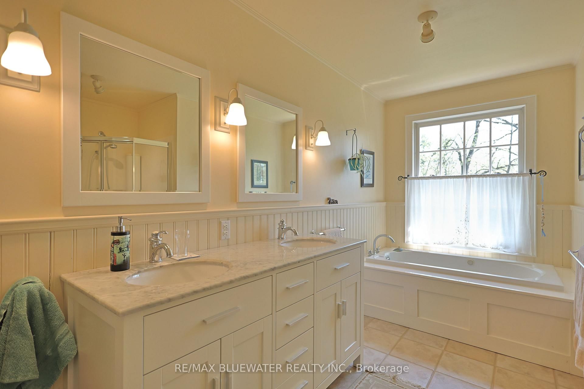 10043 Old River Road
