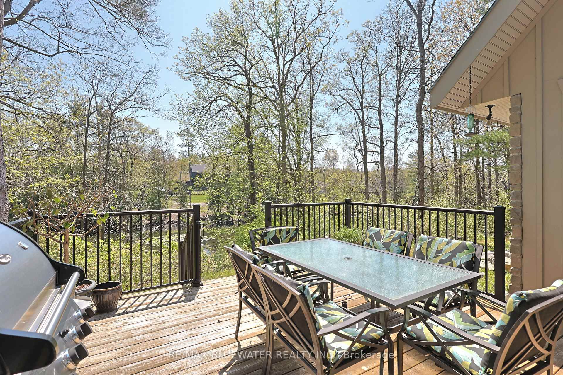 10043 Old River Road