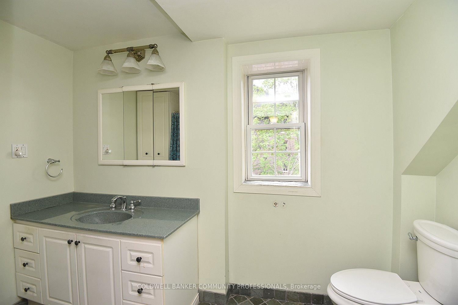 128 Hess Street S • Hamilton, ON photo 30