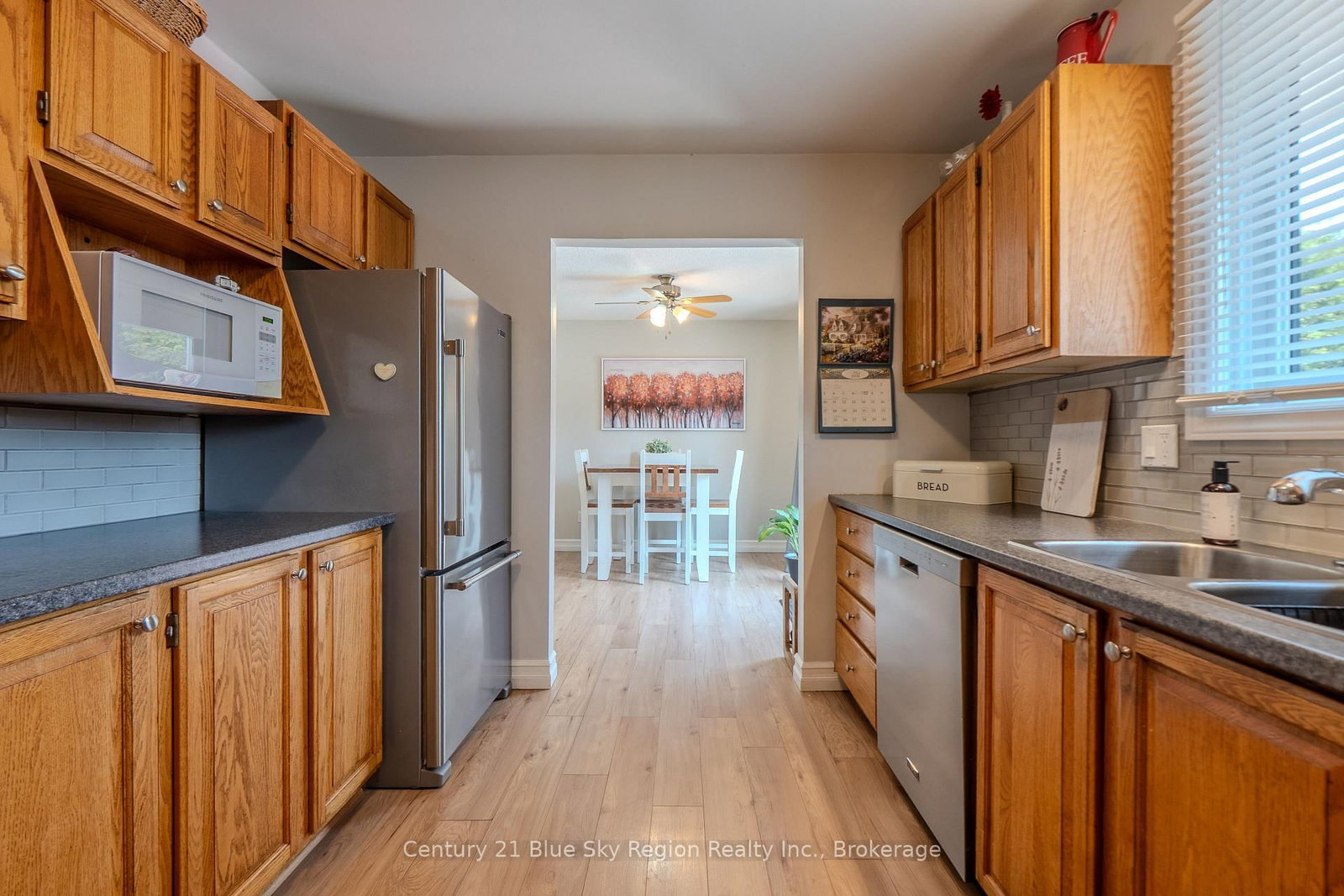 Listing Image 14