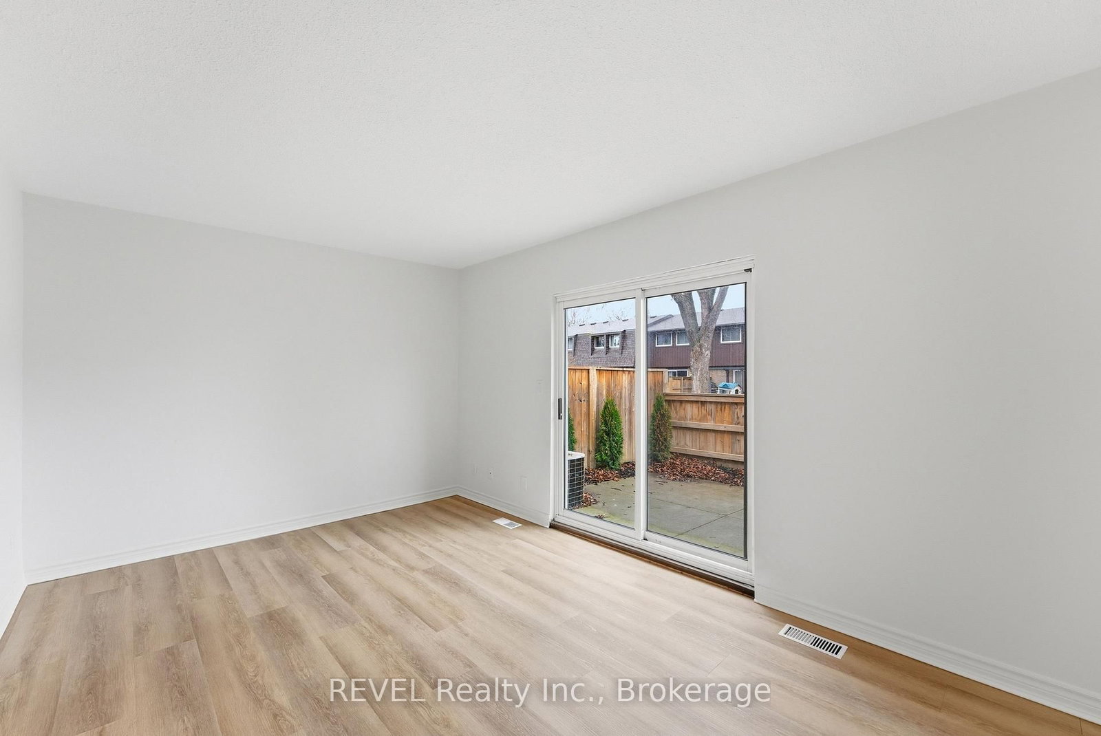 151 Linwell Road • #15 • St. Catharines, ON photo 14