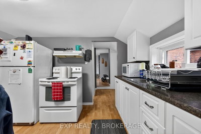 342 KING Street W • Brockville, ON photo 8