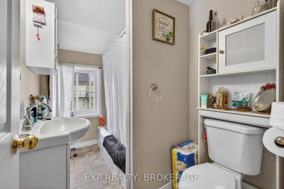 342 KING Street W • Brockville, ON photo 9
