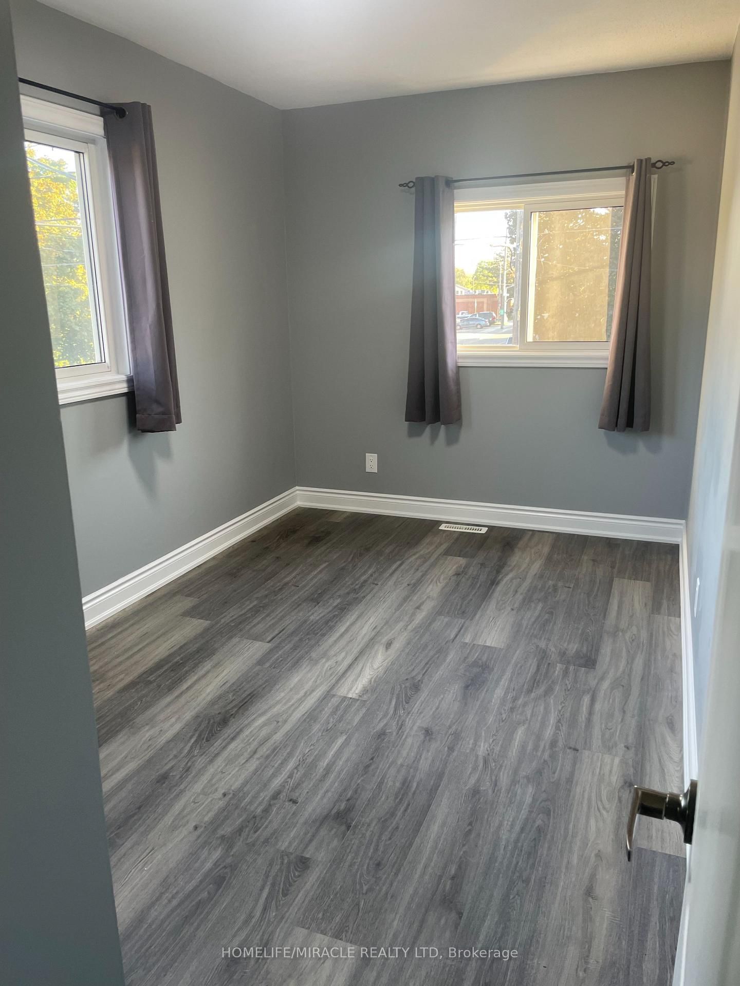 Lower - 306 Darling Street, Brantford 4