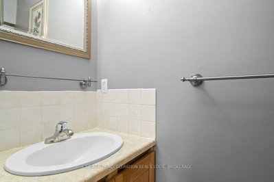 281 Smith Crescent — photo 5