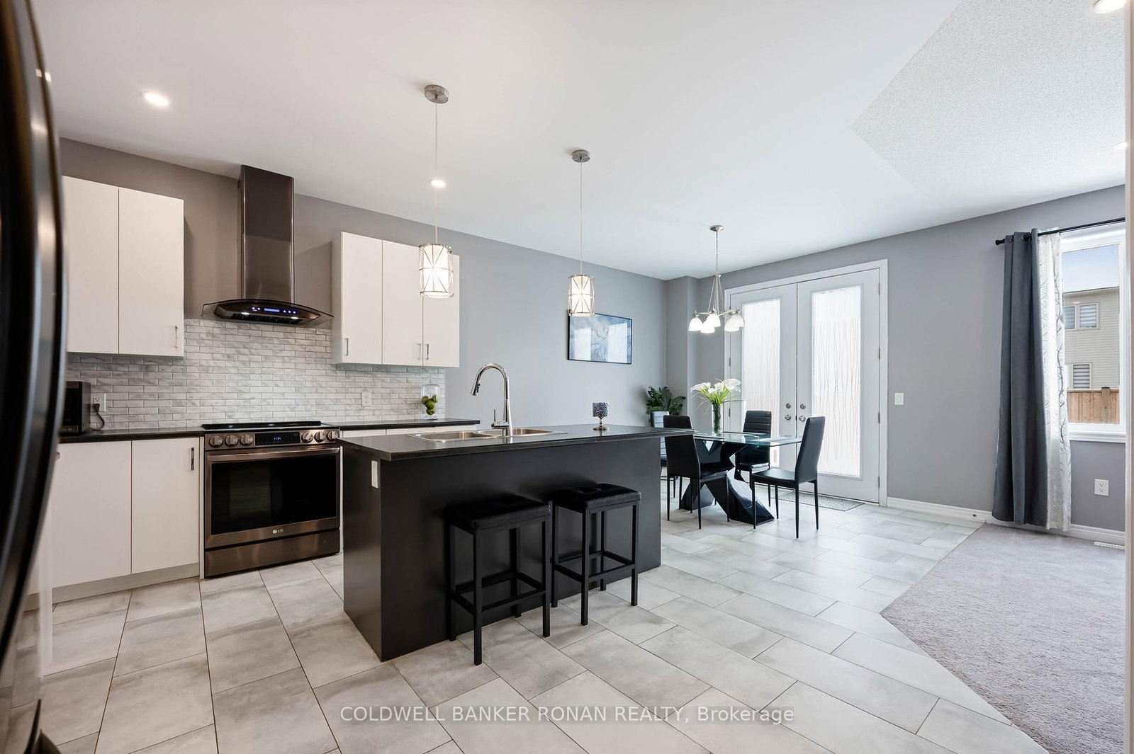 71 Harpin Way W • Centre Wellington, ON photo 9