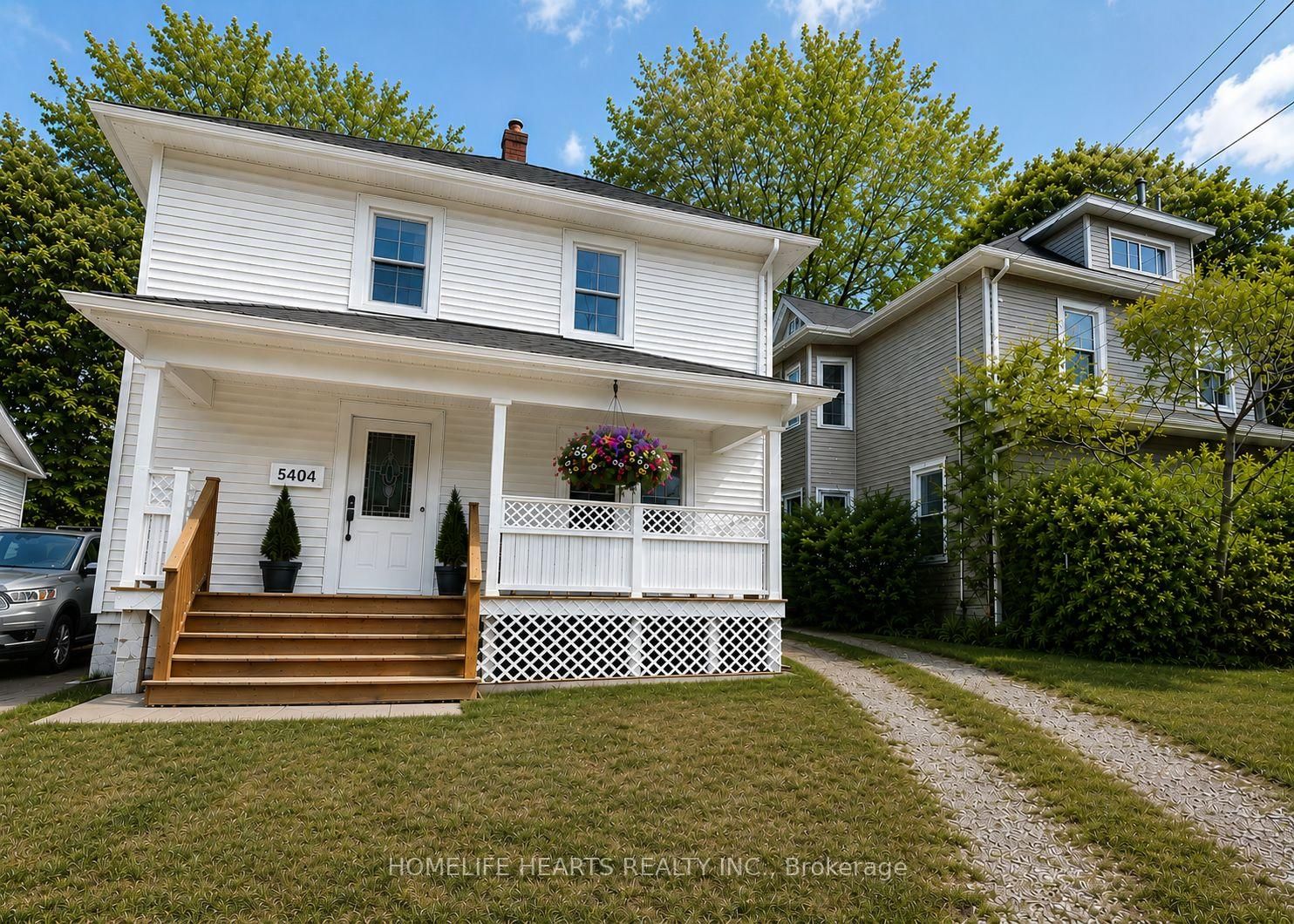 5404 Bridge Street • Niagara Falls, ON photo 1