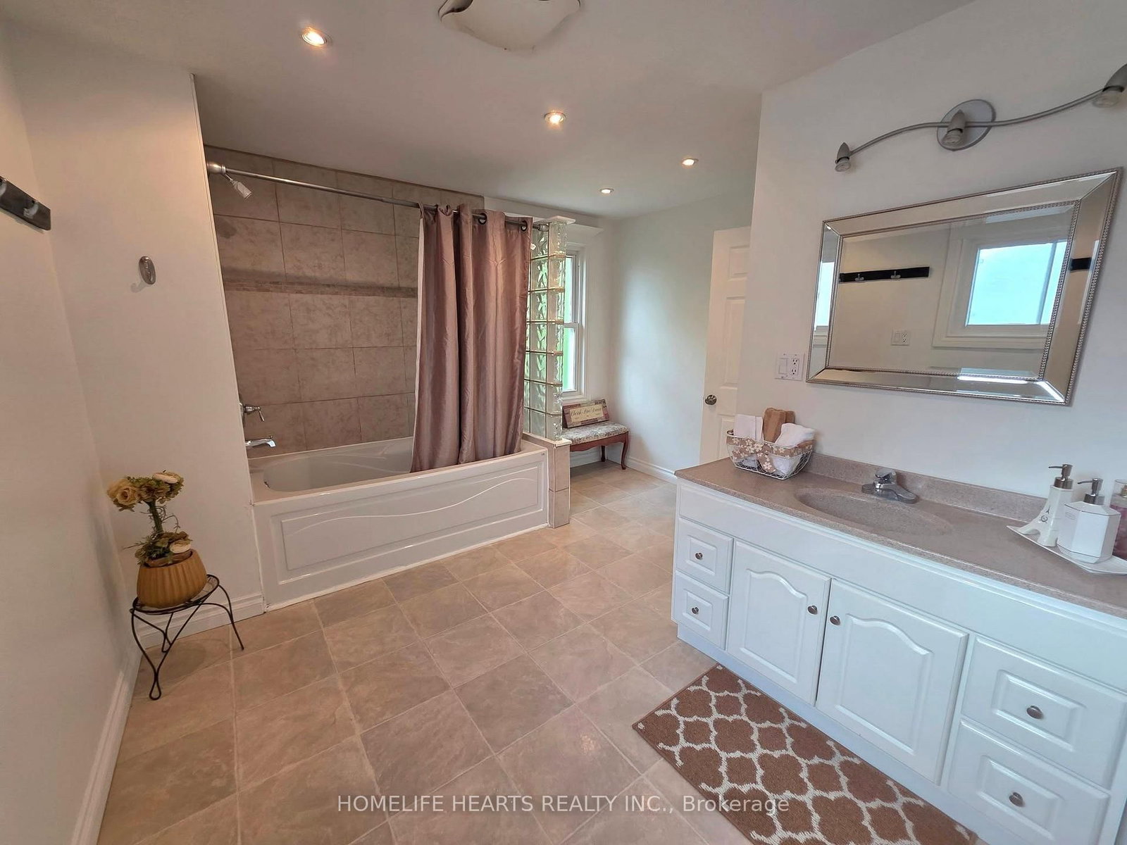 5404 Bridge Street • Niagara Falls, ON photo 24