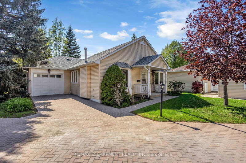 375 Silverbirch Boulevard