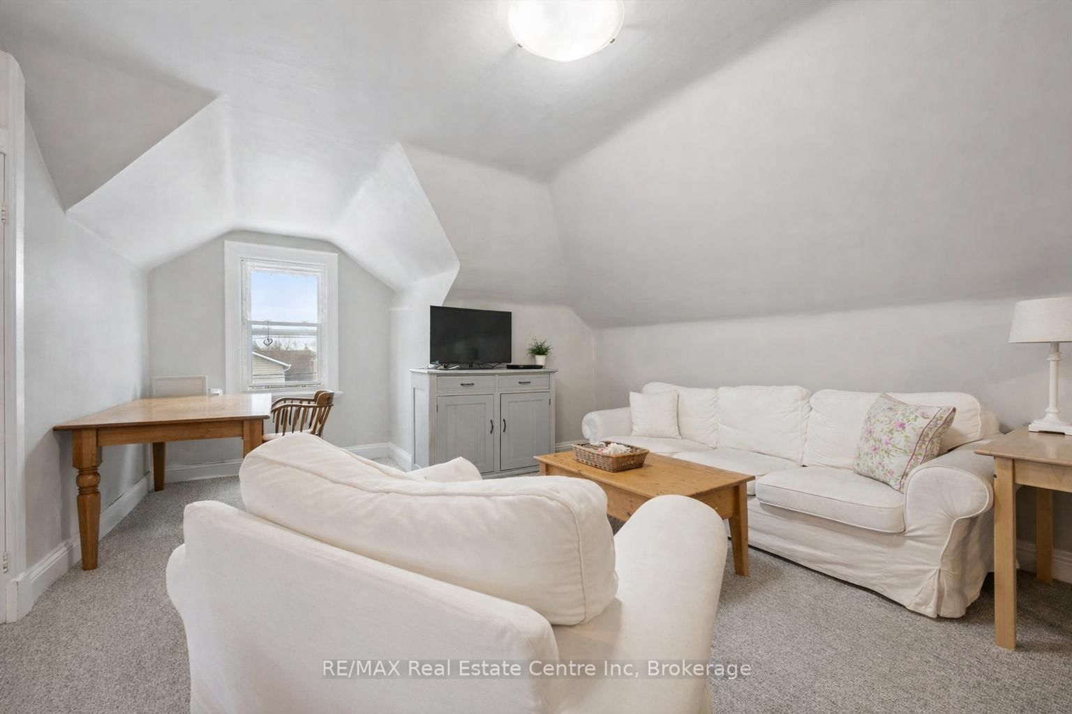 29 Crimea Street • Guelph, ON photo 8