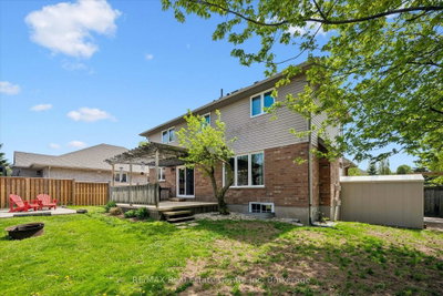 332 Daniel Crescent • Centre Wellington, ON photo 4