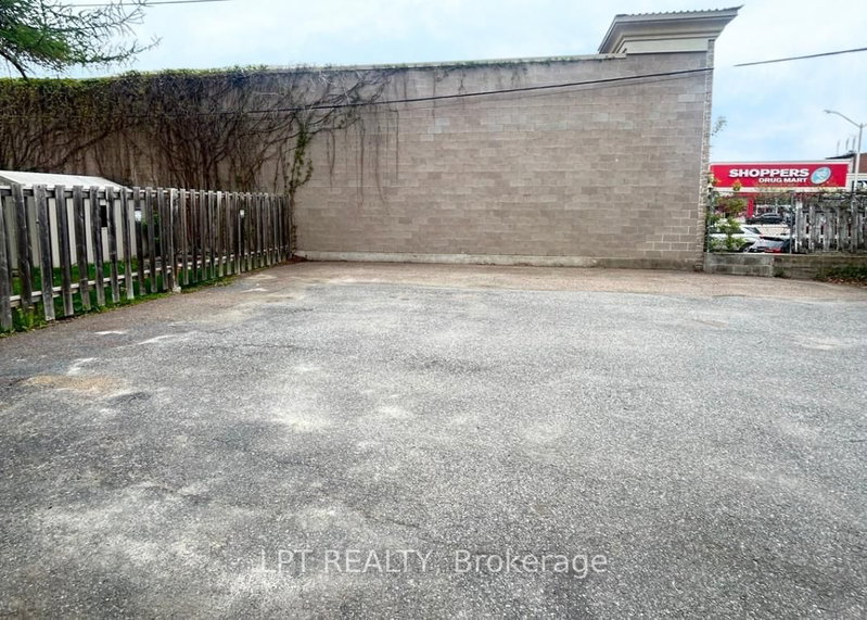 71 McGonigal Street W