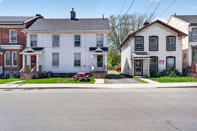 230-228-226 University Avenue E
