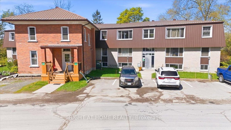 116 Saskatoon Ave N photo 5