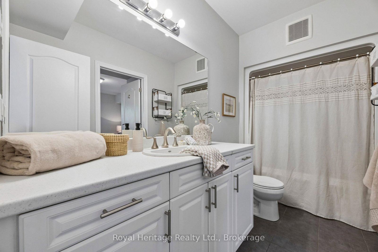 450 Lonsberry Drive, Unit 304 - Photo 17
