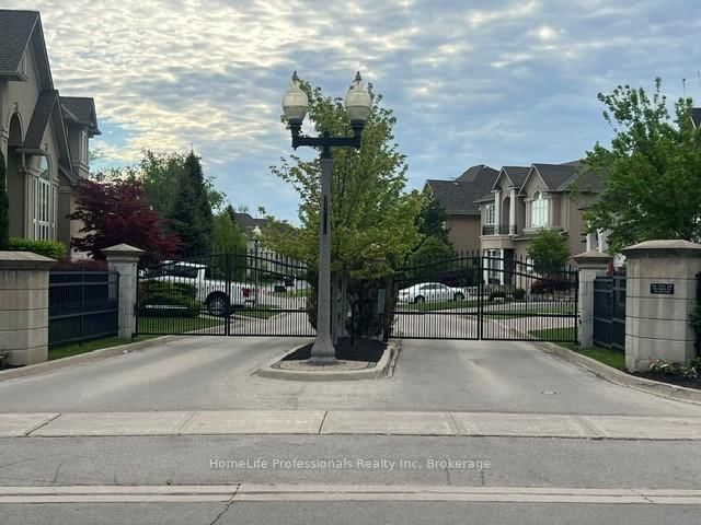 16 Berkshire Place - Photo 2
