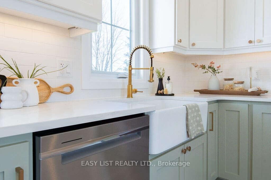 8993 Petrolia Line • Brooke-Alvinston, ON photo 15