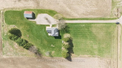 8993 Petrolia Line • Brooke-Alvinston, ON photo 2
