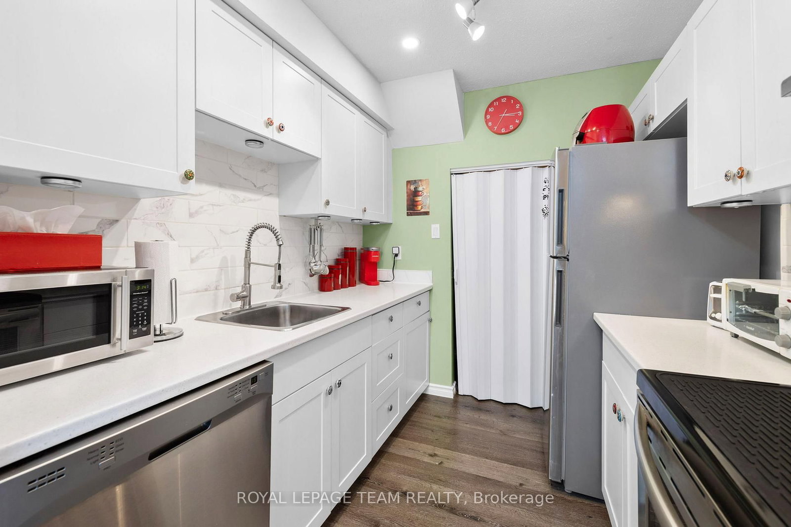 41C Forester Crescent • Ottawa, ON photo 9