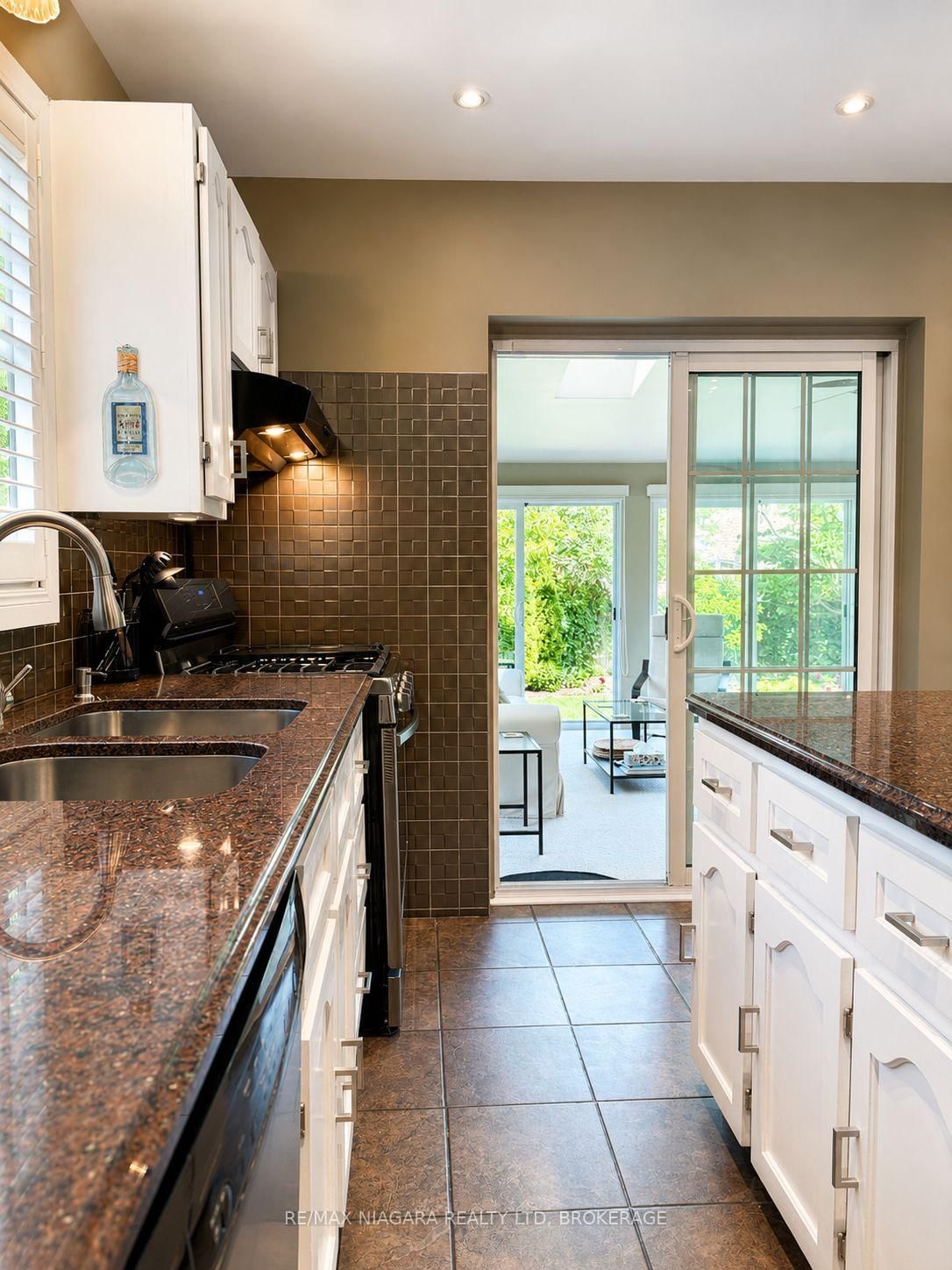 123 SOUTH Drive • St. Catharines, ON photo 20