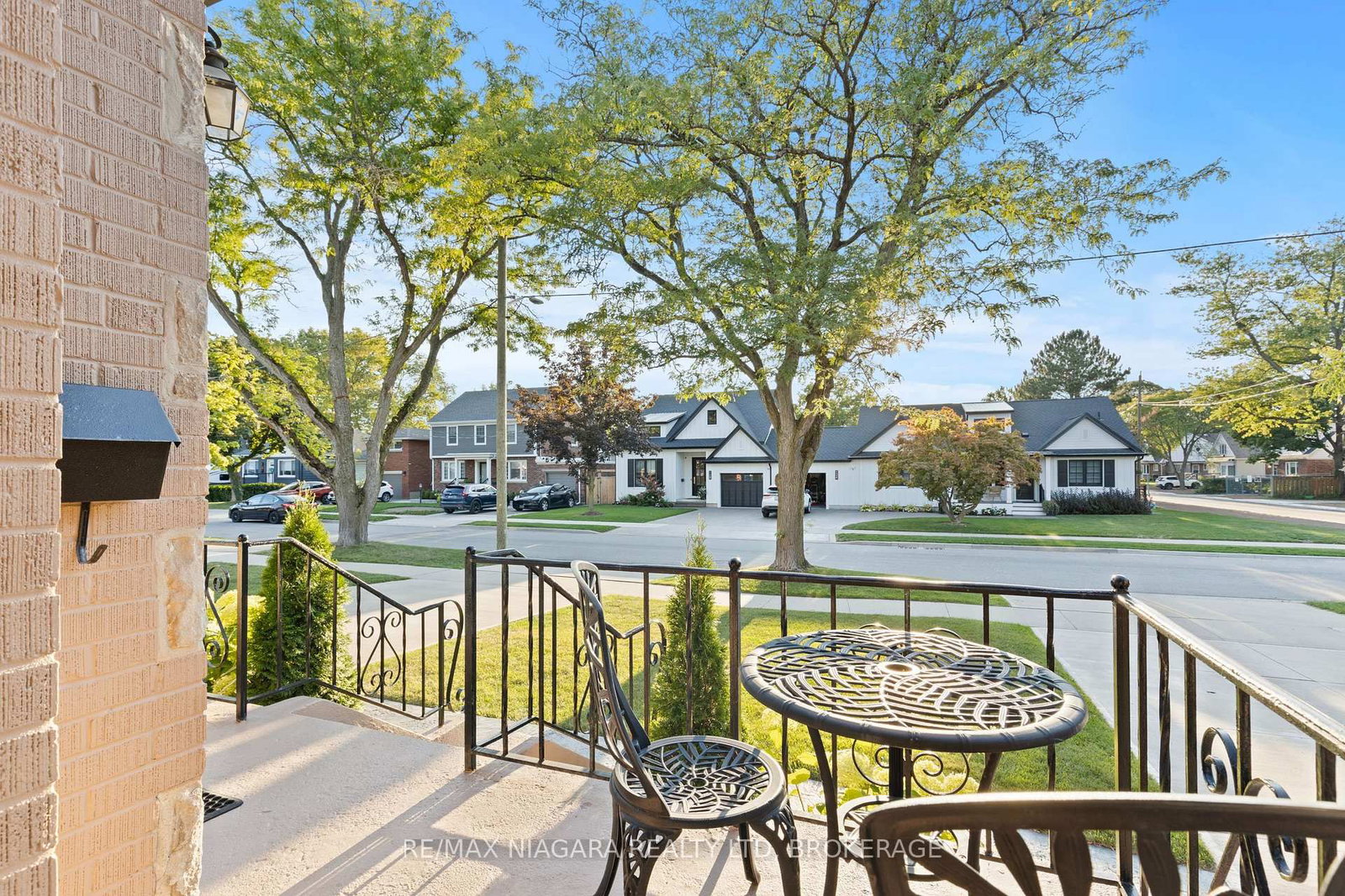 123 SOUTH Drive • St. Catharines, ON photo 3