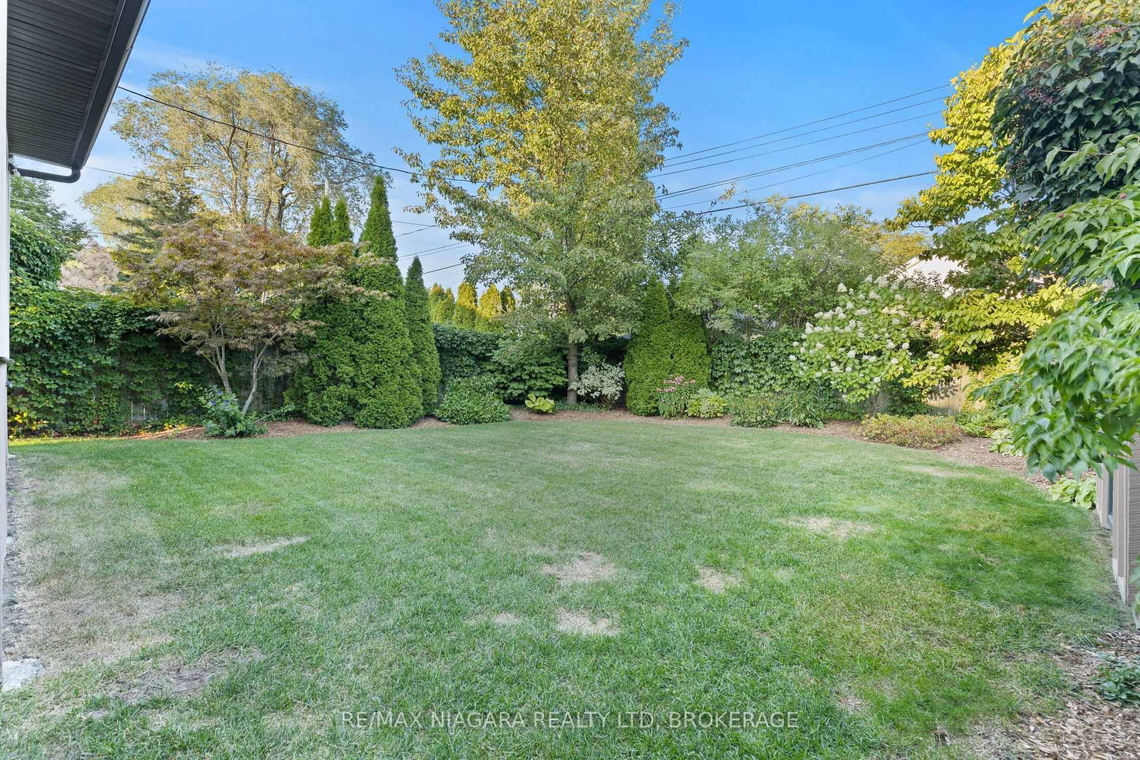 123 SOUTH Drive • St. Catharines, ON photo 5