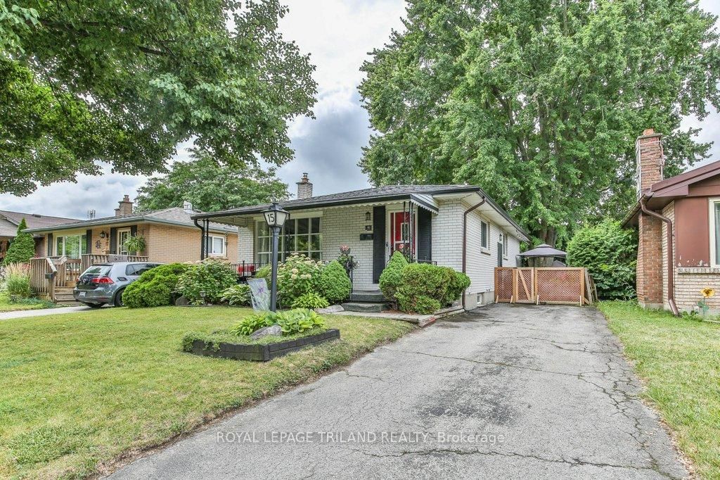 15 TALAVERA Crescent, London East