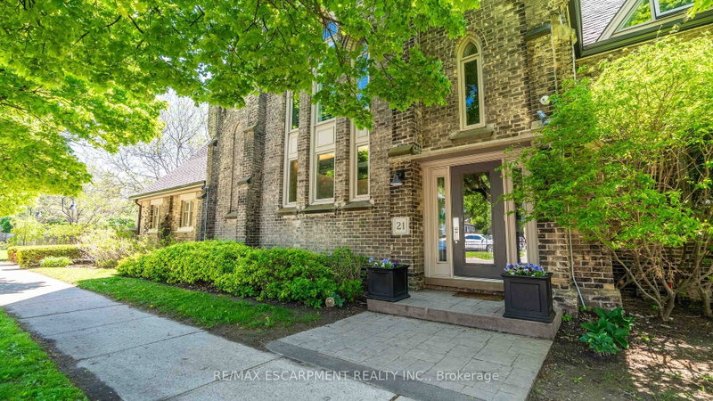 205 - 21 RICHMOND Street