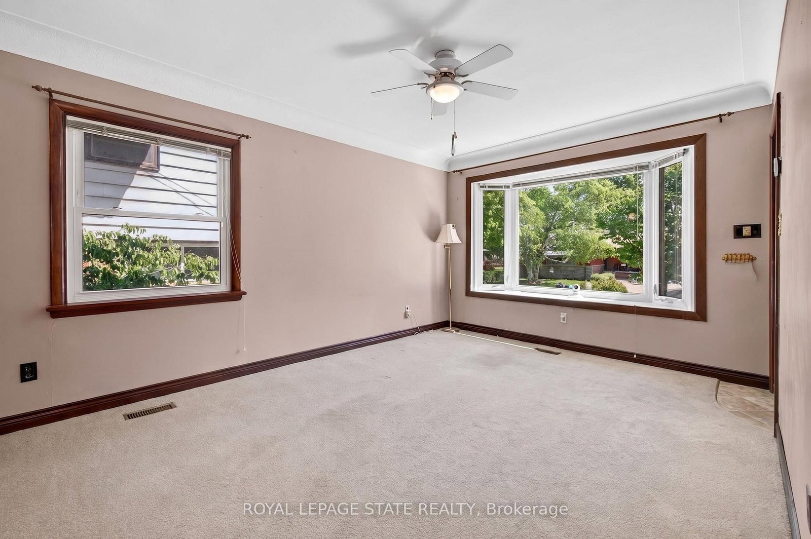 16 Brodick Street • Hamilton, ON photo 10