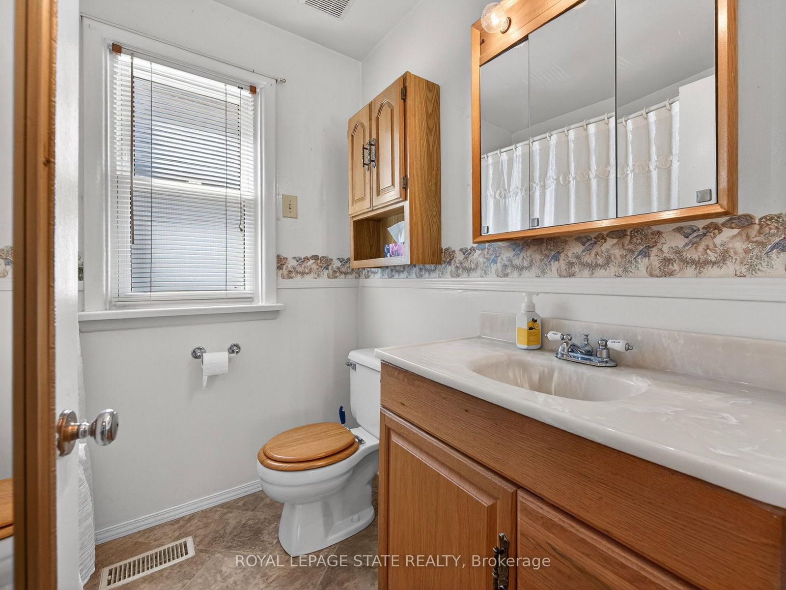 16 Brodick Street • Hamilton, ON photo 18