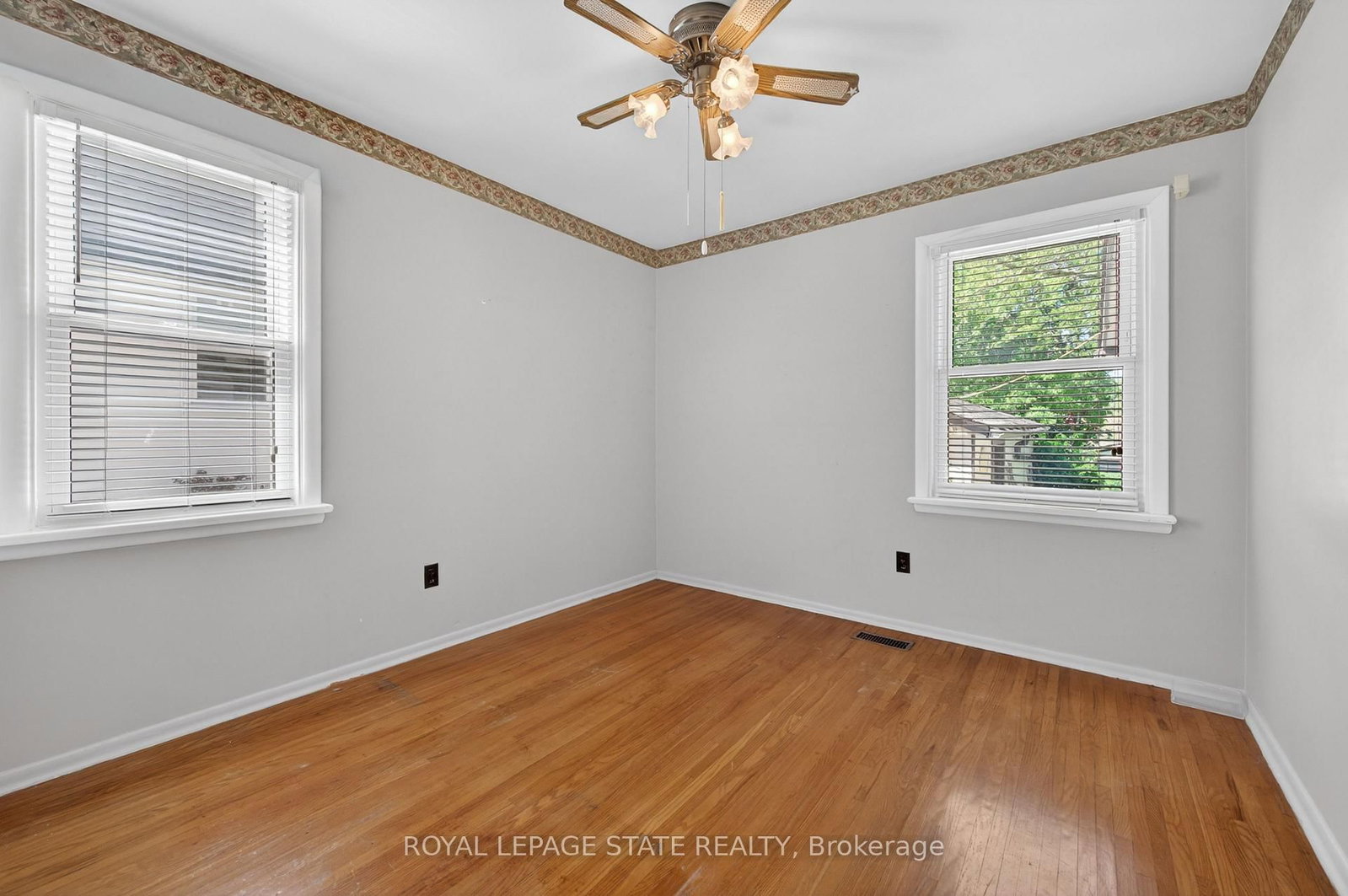 16 Brodick Street • Hamilton, ON photo 20