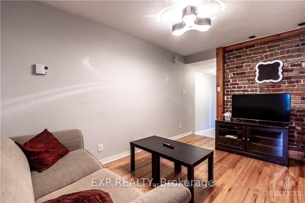277 St Patrick Street • Ottawa, ON photo 17