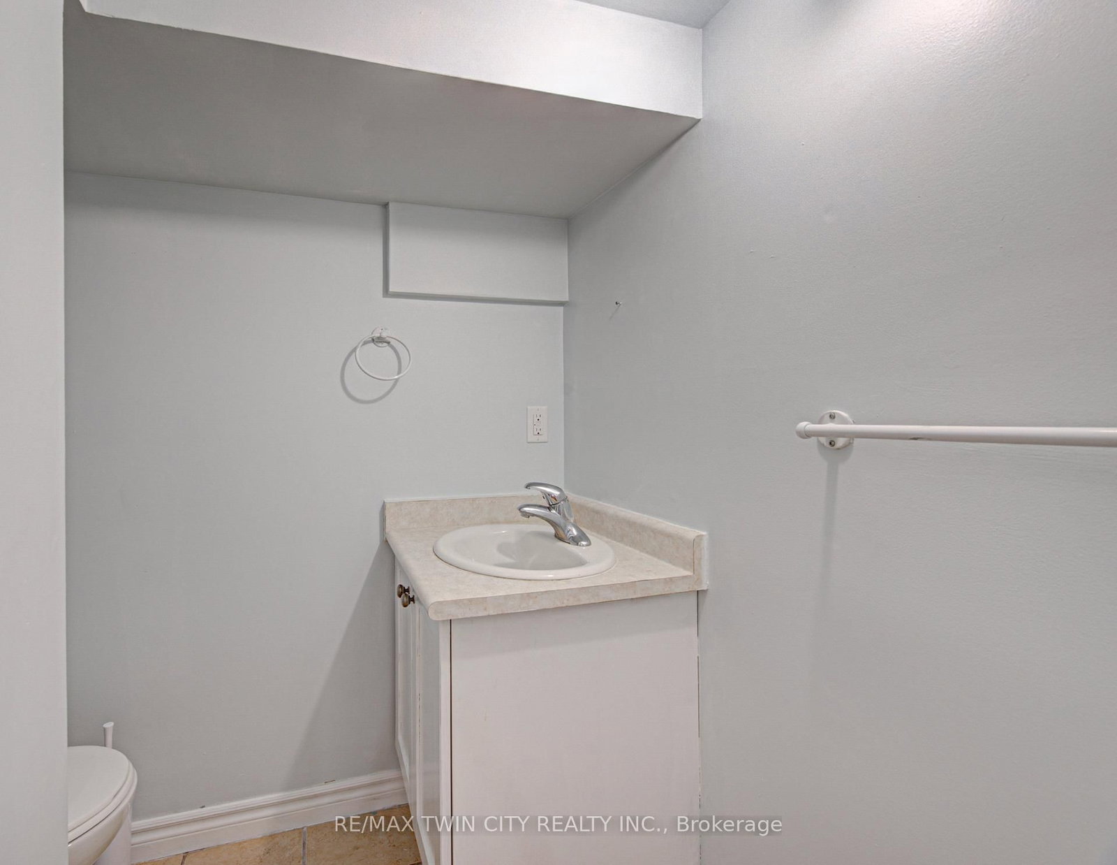 281 N Courtland Avenue • Kitchener, ON photo 39