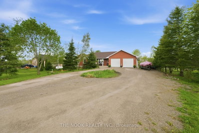 4 McGillivray Lane — photo 4