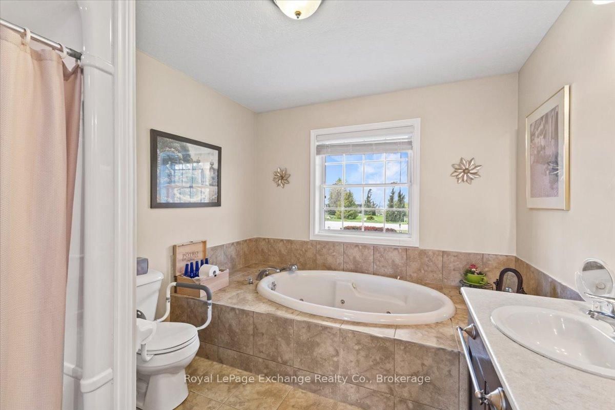801 Troys Trail • Huron-Kinloss, ON photo 16