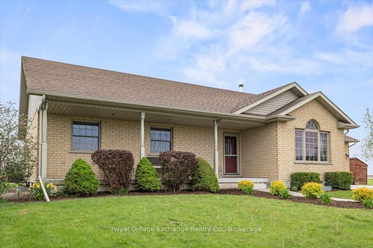 801 Troys Trail • Huron-Kinloss, ON photo 2