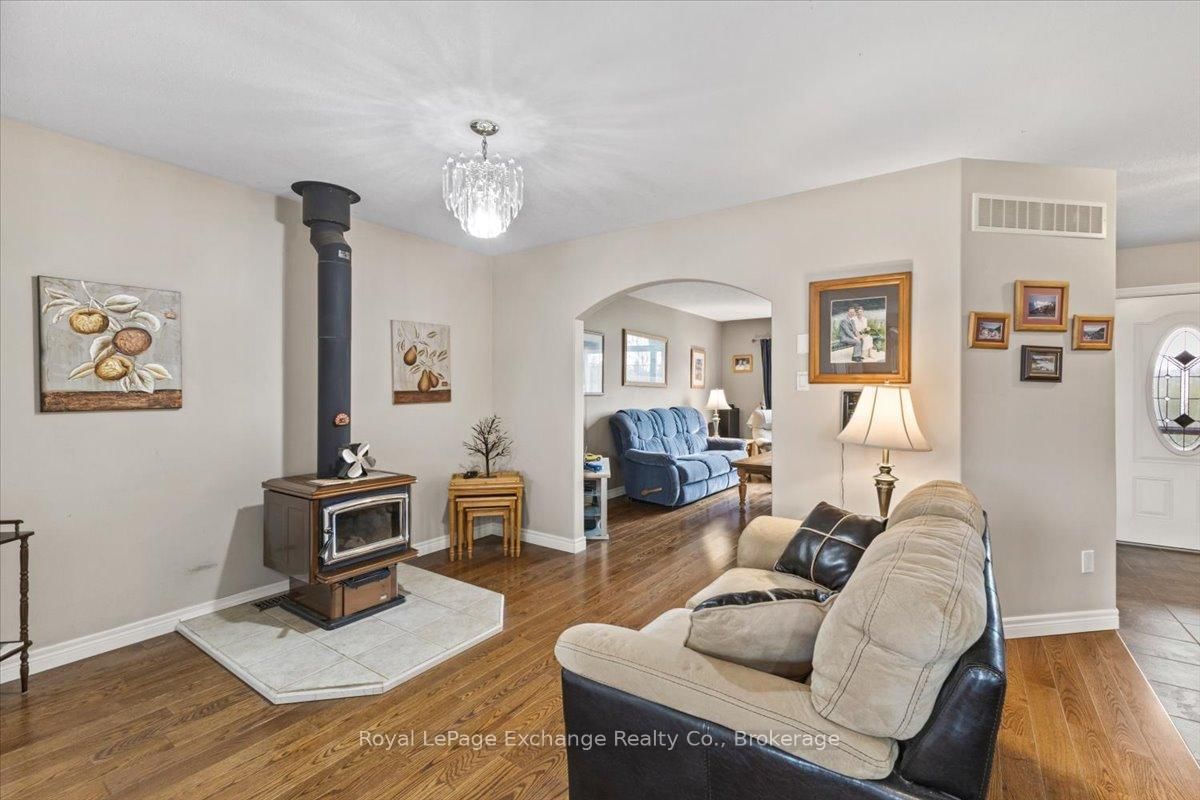 801 Troys Trail • Huron-Kinloss, ON photo 6