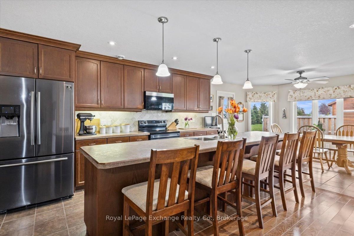 801 Troys Trail • Huron-Kinloss, ON photo 8