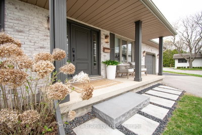 3 Belfast Circle • Tillsonburg, ON photo 2