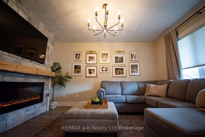3 Belfast Circle • Tillsonburg, ON photo 8